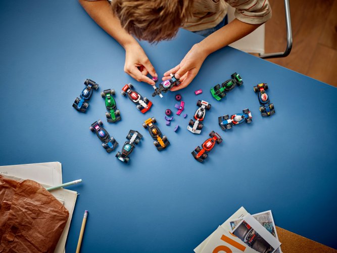 LEGO® Minifiguren 71049 F1® Rennwagen zum Sammeln -12 pcs