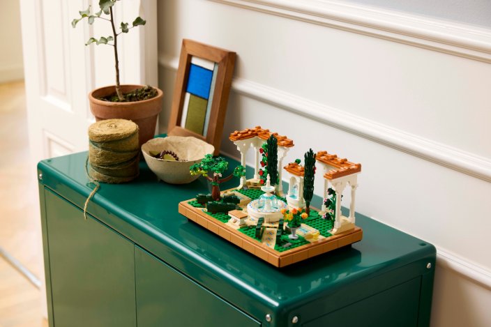 LEGO® Icons 10359 Jardim com Fonte
