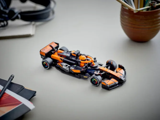 LEGO® Speed Champions 77251 Závodní auto McLaren F1® Team MCL38