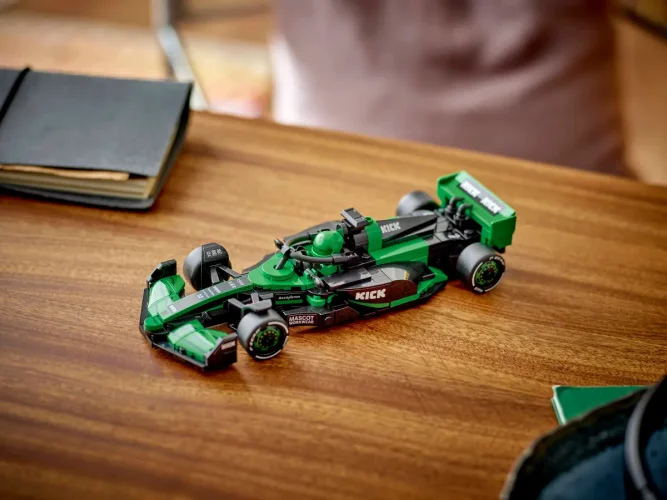 LEGO® Speed Champions 77247 Carro de Corrida KICK Sauber F1® Team C44