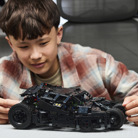 LEGO® Technic 42239 Batmobile™ Tumbler