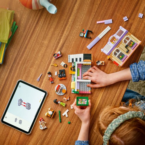 LEGO® Friends 42653 Hangszerbolt és lakás