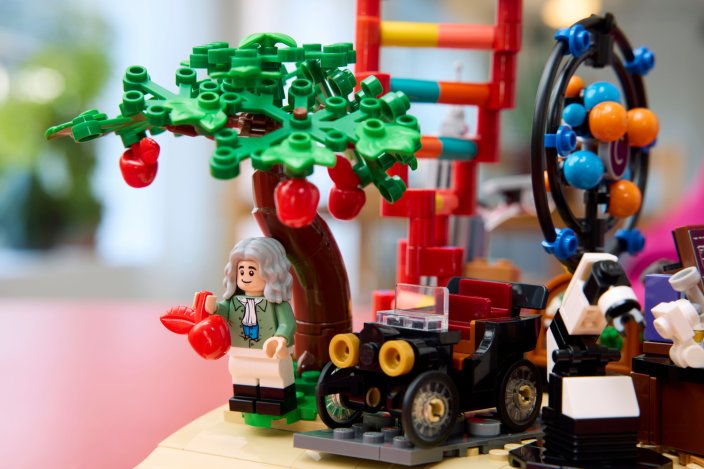 LEGO® Ideas 21355 L’évolution des STIM