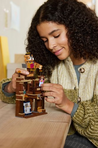 LEGO® Minecraft® 21272 Küzdőtér az erdei háznál