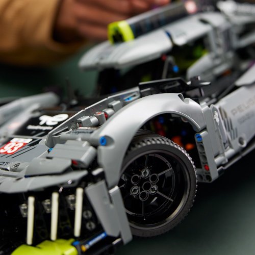 LEGO® Technic™ 42156 PEUGEOT 9X8 24H Le Mans Hybrid Hypercar