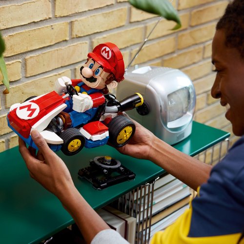 LEGO® Super Mario™ 72037 Mario Kart™: Mario a Standard Kart