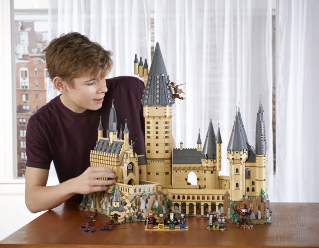 LEGO® Harry Potter™ 71043 Rokfortský hrad - poškodený obal