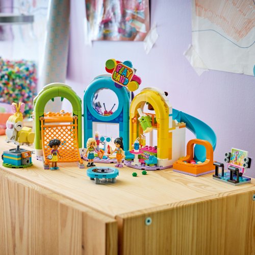 LEGO® Friends 42686 Cooler Indoor-Spielplatz