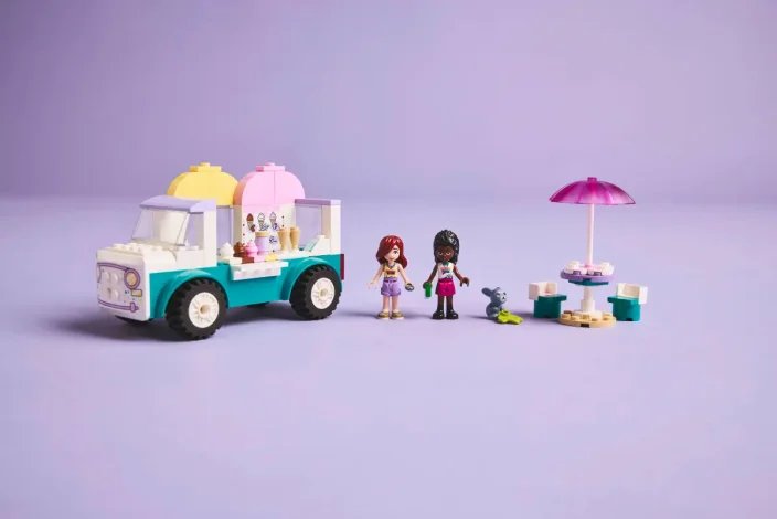 LEGO® Friends 42644 Furgonetka z lodami w mieście Heartlake
