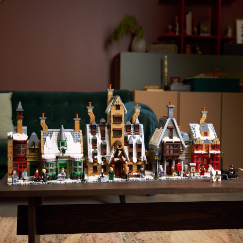 LEGO® Harry Potter TM 76457 Villaggio di Hogsmeade™ – Edizione del Collezionista