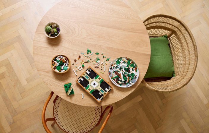 LEGO® Icons 10359 Jardim com Fonte
