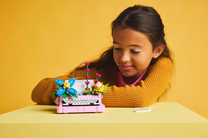 LEGO® Creator 3-in-1 31169 Írógép virágokkal