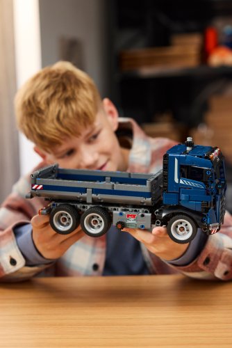LEGO® Technic™ 42203 Autocarro con cassone ribaltabile