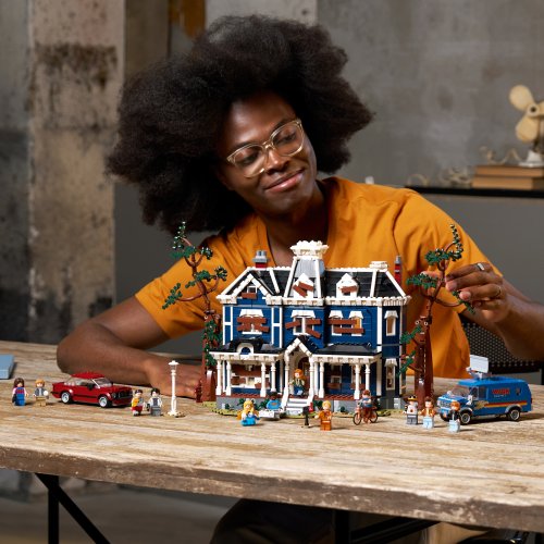 LEGO® Icons 11370 Stranger Things: The Creel House