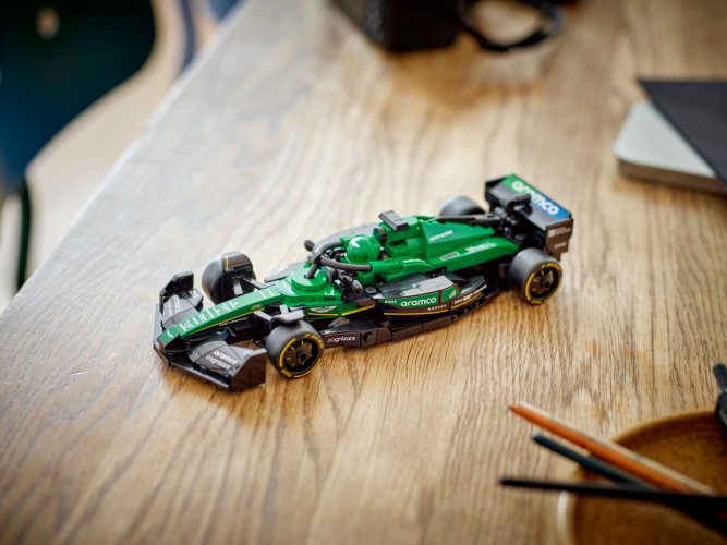 LEGO® Speed Champions 77245 Aston Martin Aramco F1® AMR24 racewagen