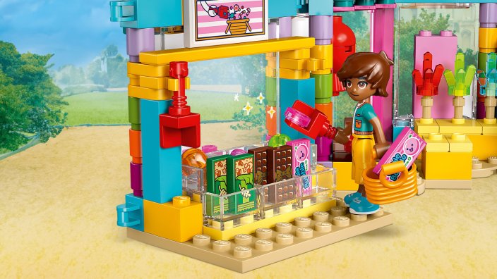 LEGO® Friends 42649 Negozio di dolciumi di Heartlake City