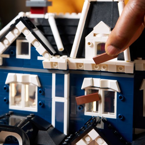 LEGO® Icons 11370 Stranger Things: The Creel House