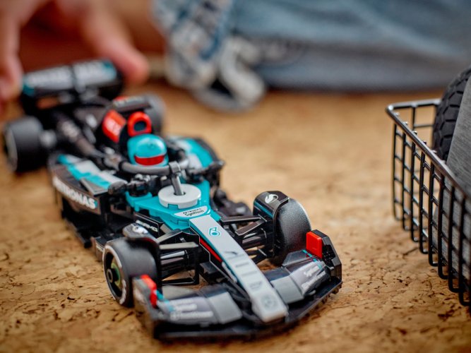 LEGO® Speed Champions 77244 Závodní auto Mercedes-AMG F1® W15