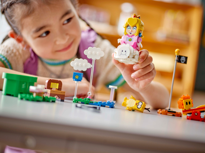 LEGO® Super Mario™ 71441 Avventure di LEGO® Peach™ interattiva