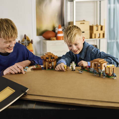 LEGO® Minecraft 21596 Angriff des Magiers auf das Dorf