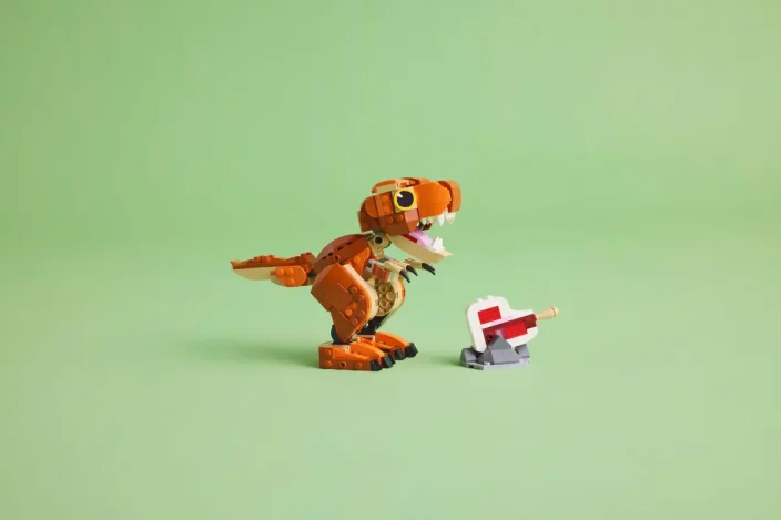 LEGO® Jurassic World™ 76967 Petite Mangeuse : la femelle T. rex
