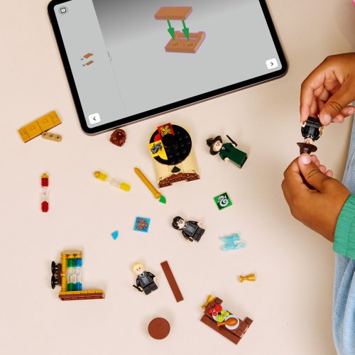 LEGO® Harry Potter™ 76460 Roxfort™ kastély: A Teszlek Süveg kiválasztási ceremóniája