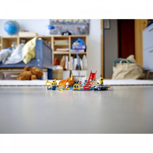 LEGO® Minions 75546 Minions in Gru’s lab
