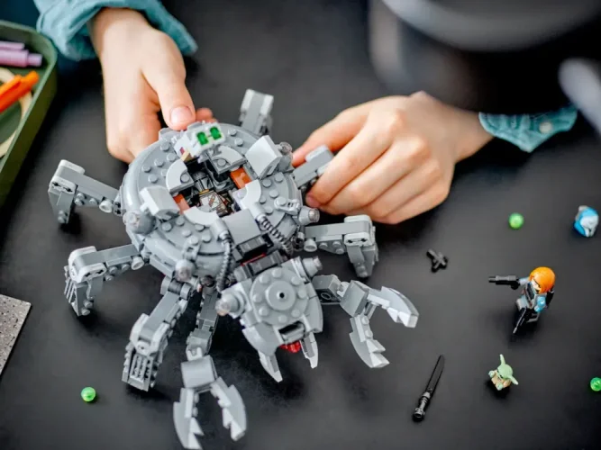 LEGO® Star Wars™ 75361 Le tank araignée